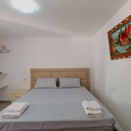 Francesko Nocleg ze śniadaniem 3*