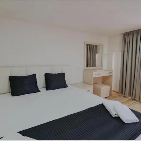 Francesko 3* Ksamil