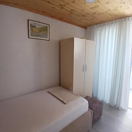 Francesko فندق مبيت وإفطار 3*