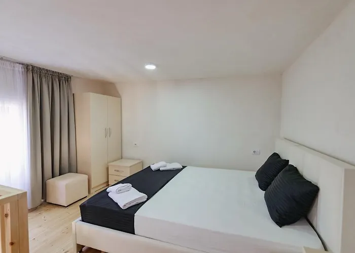 Couette-café Francesko 3*