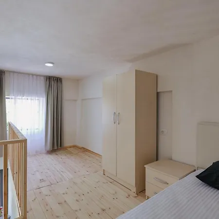 Francesko 3* クサミル