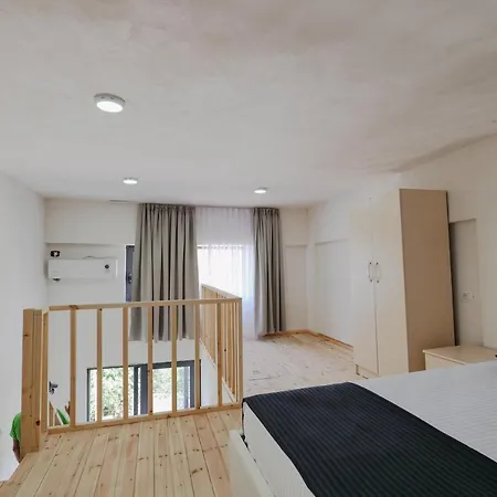 Francesko Bed & Breakfast 3*