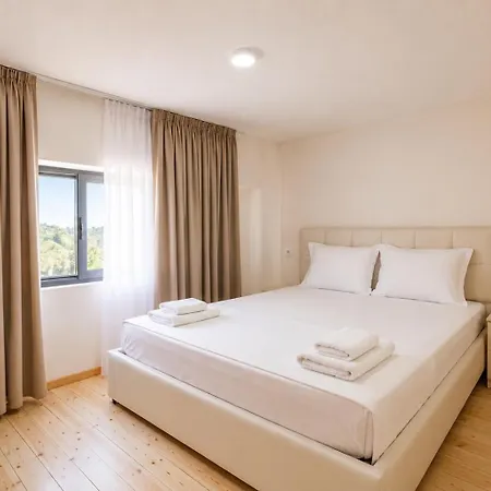 Francesko 3* Ksamil