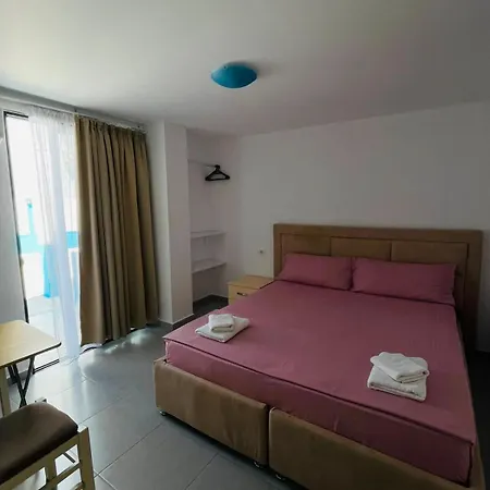 Francesko 3* Ksamil
